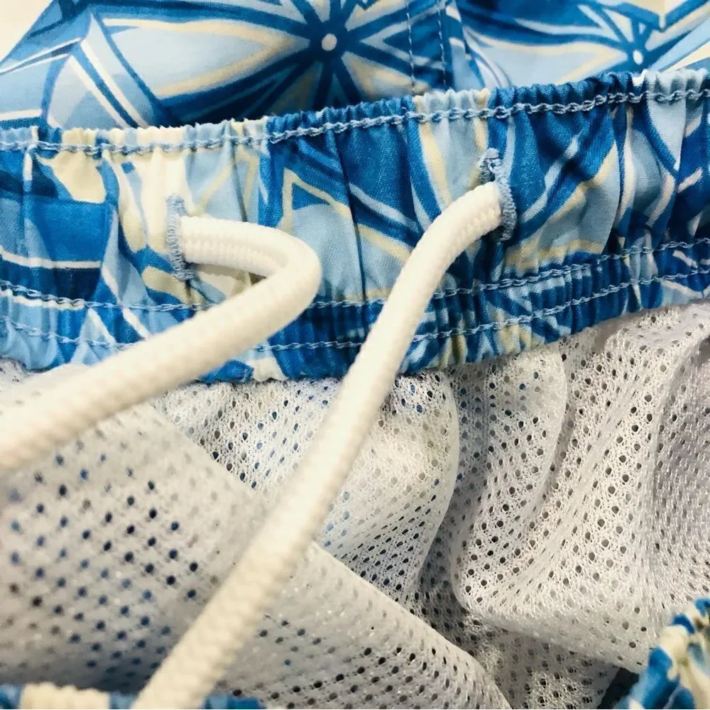NWOT Vineyard Vines Blue Umbrellas Print Swim Board Trunk Shorts Mens Sz S